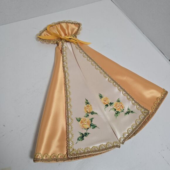 VTG Infant Of Prague Yellow Roses Coordinating Vestments Cape/Robe & Dress 10” L - Picture 3 of 16